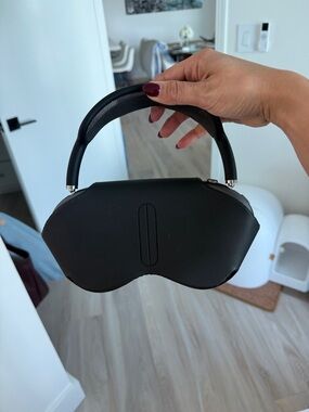 Apple AirPod maxes